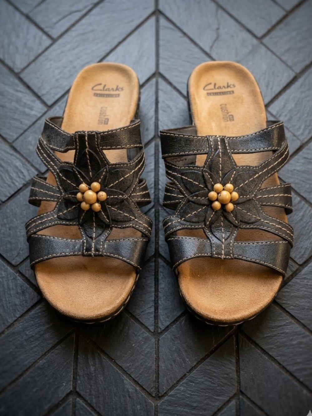 Clarks Collection Lexi Myrtle Black Leather Floral Slide Sandals